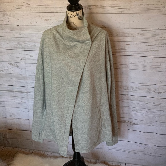 Under Armour Sweater NWT - Picture 1 of 3